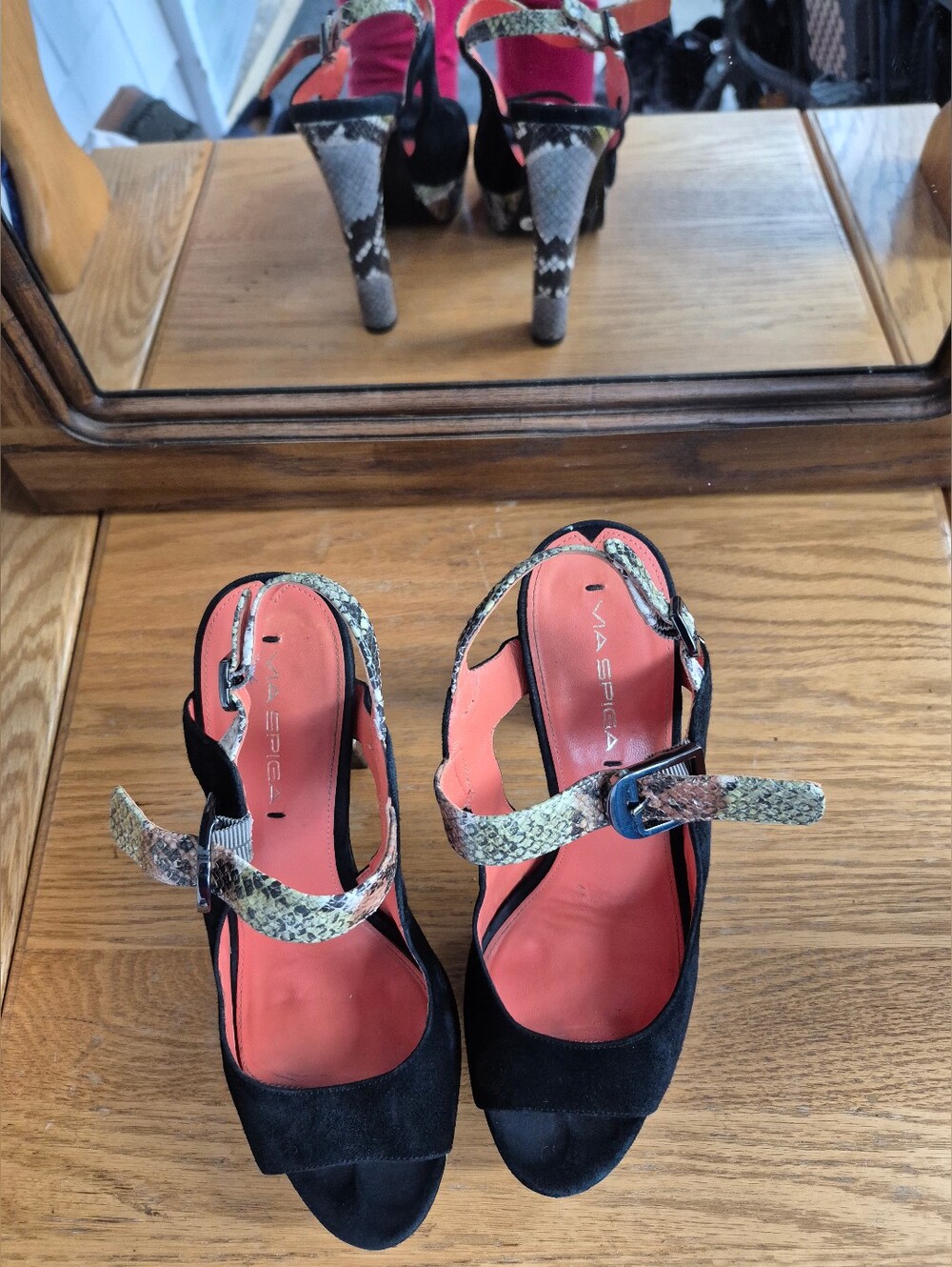 VIA SPIGA ITALY BLACK SUEDE & PYTHON PLATFORMS US 9